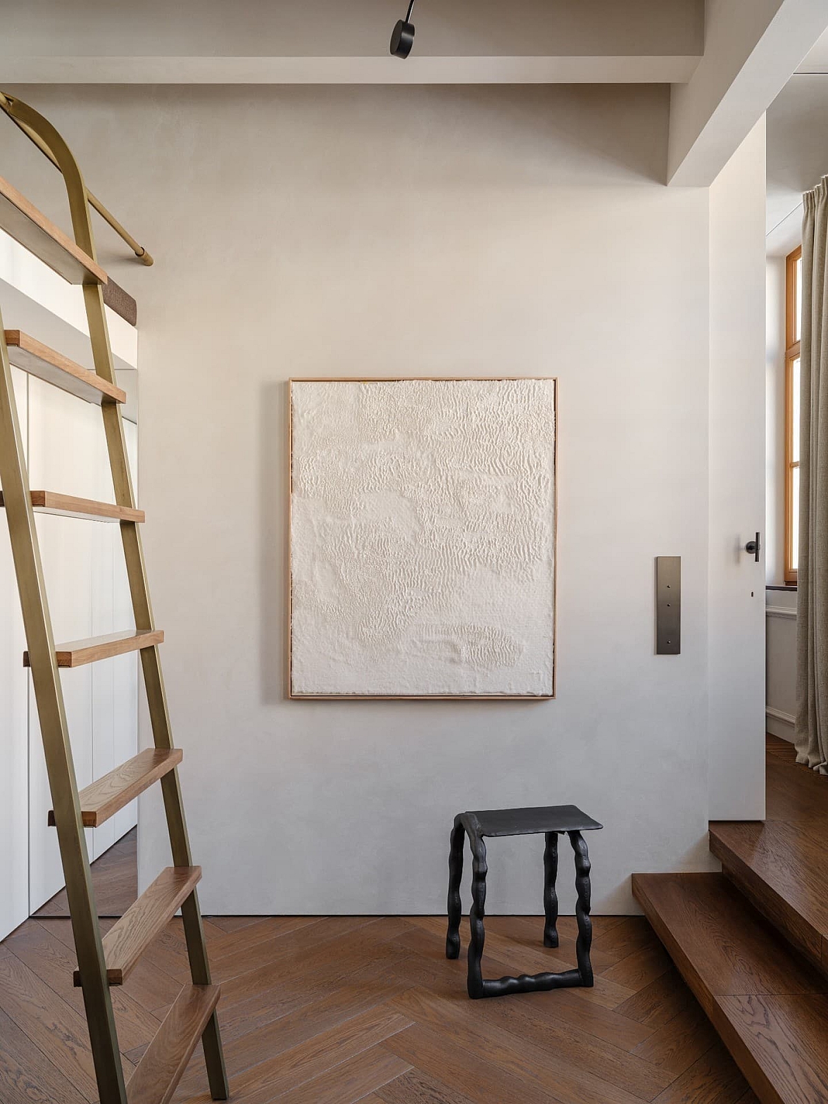 Disainlülitid ja pistikupesad eritellimusel – Font Barcelona L’Atelier 1