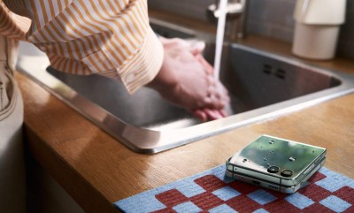 Telefon kukkus suvepeol tiiki – mida teha kui nutitelefon märjaks saab?  