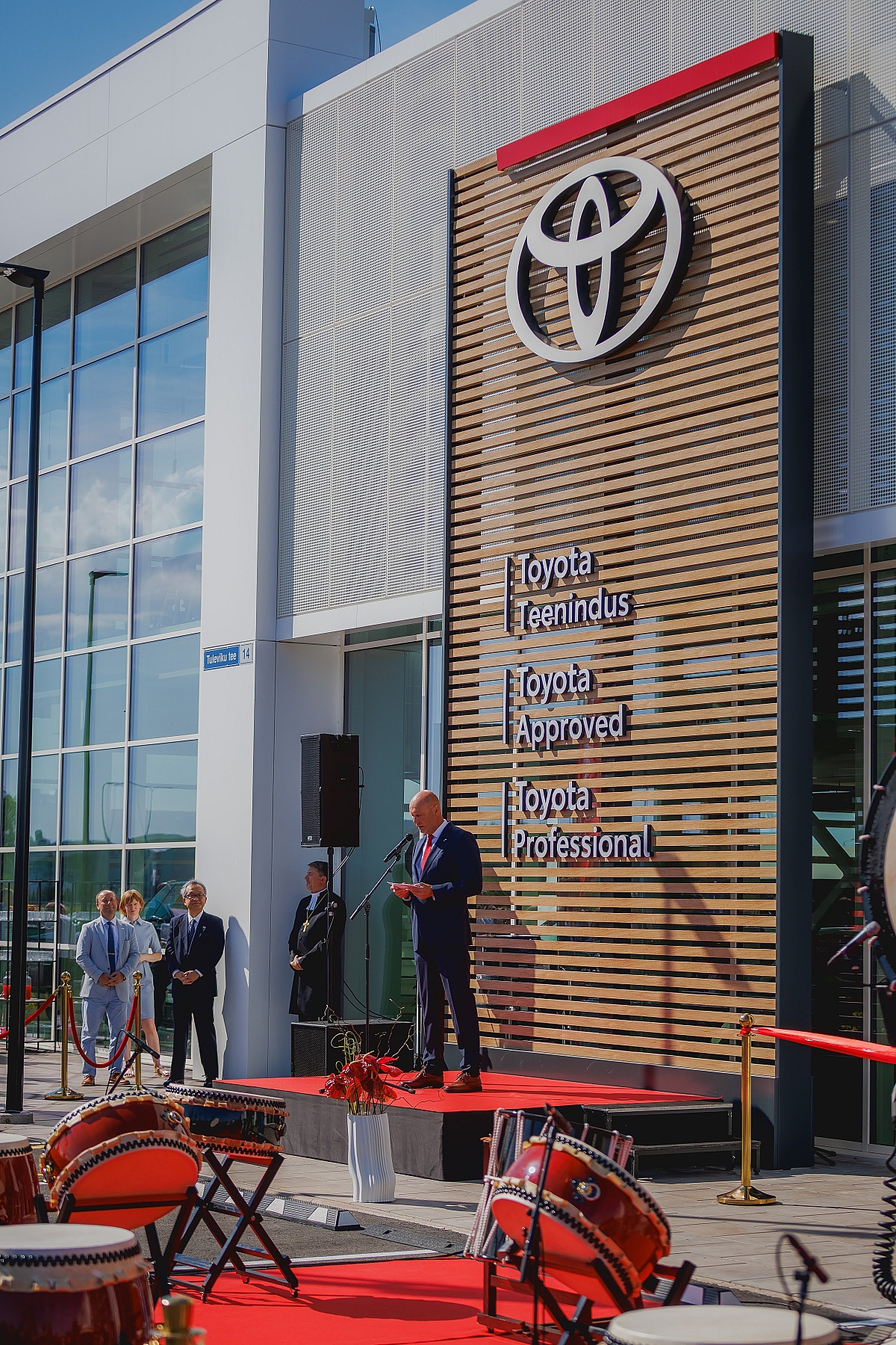 GALERII: Amserv ja Ott Tänak avasid Põhjamaade suurima Toyota autoesinduse 51